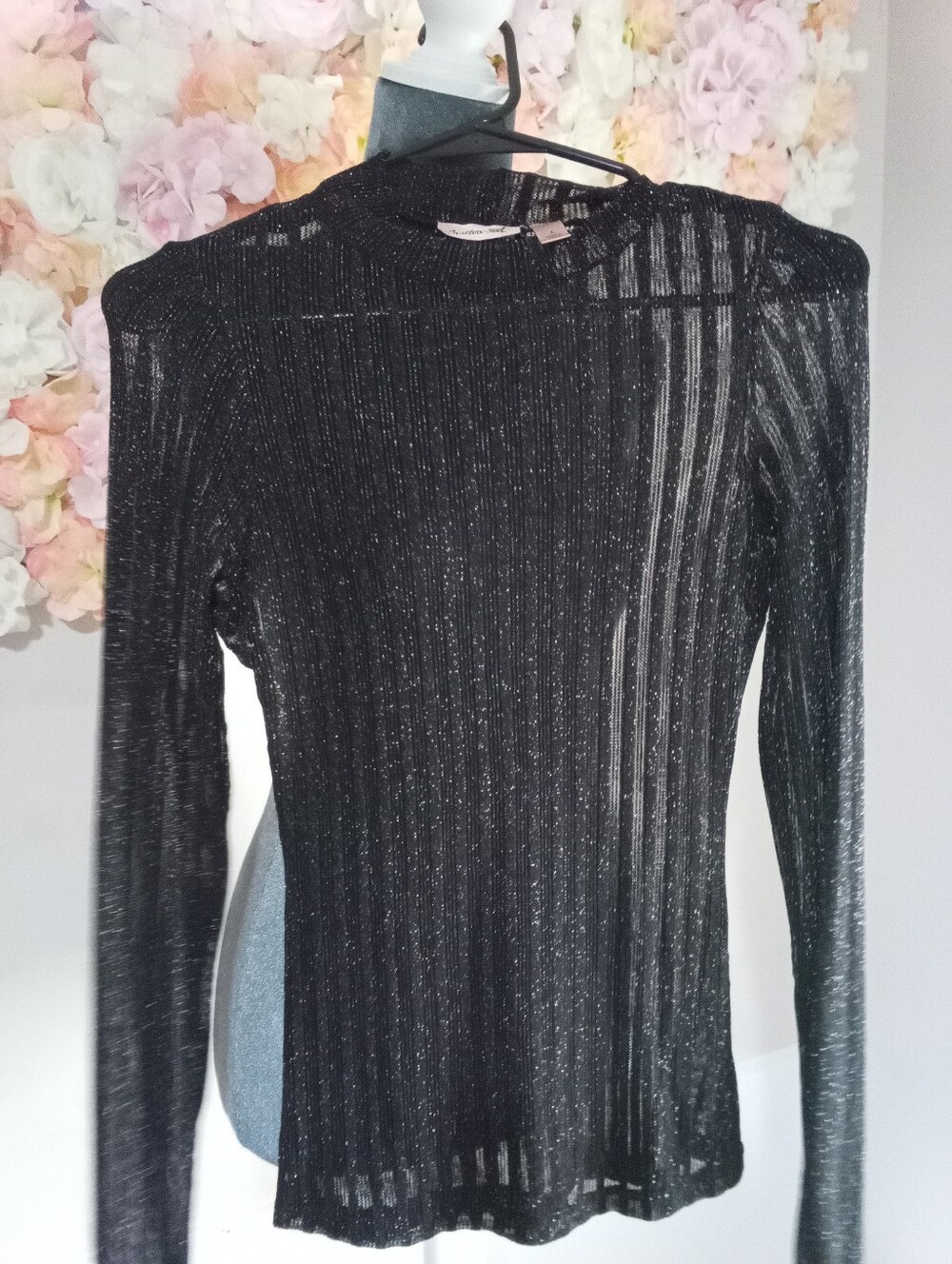 Women’s Black Shimmer Ribbed Long-Sleeve Sweater